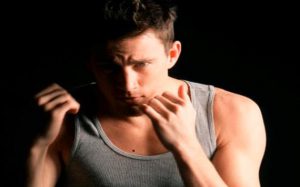 20 nốt ruồi phú quý – Nốt ruồi ở ngực