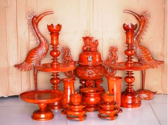 Bộ đồ thờ gỗ tại Bắc Giang