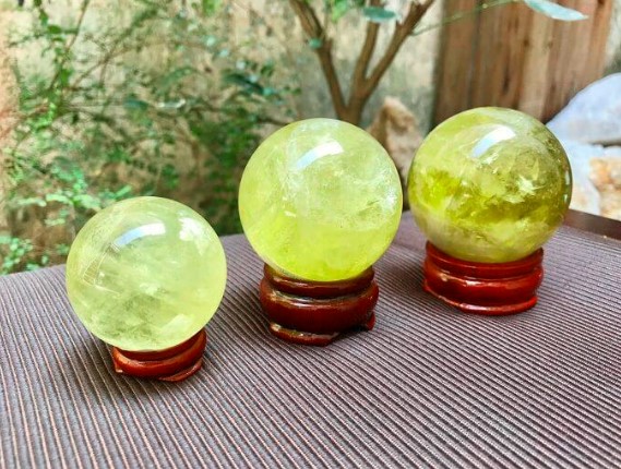 Vật phẩm phong thủy từ thạch anh vàng
